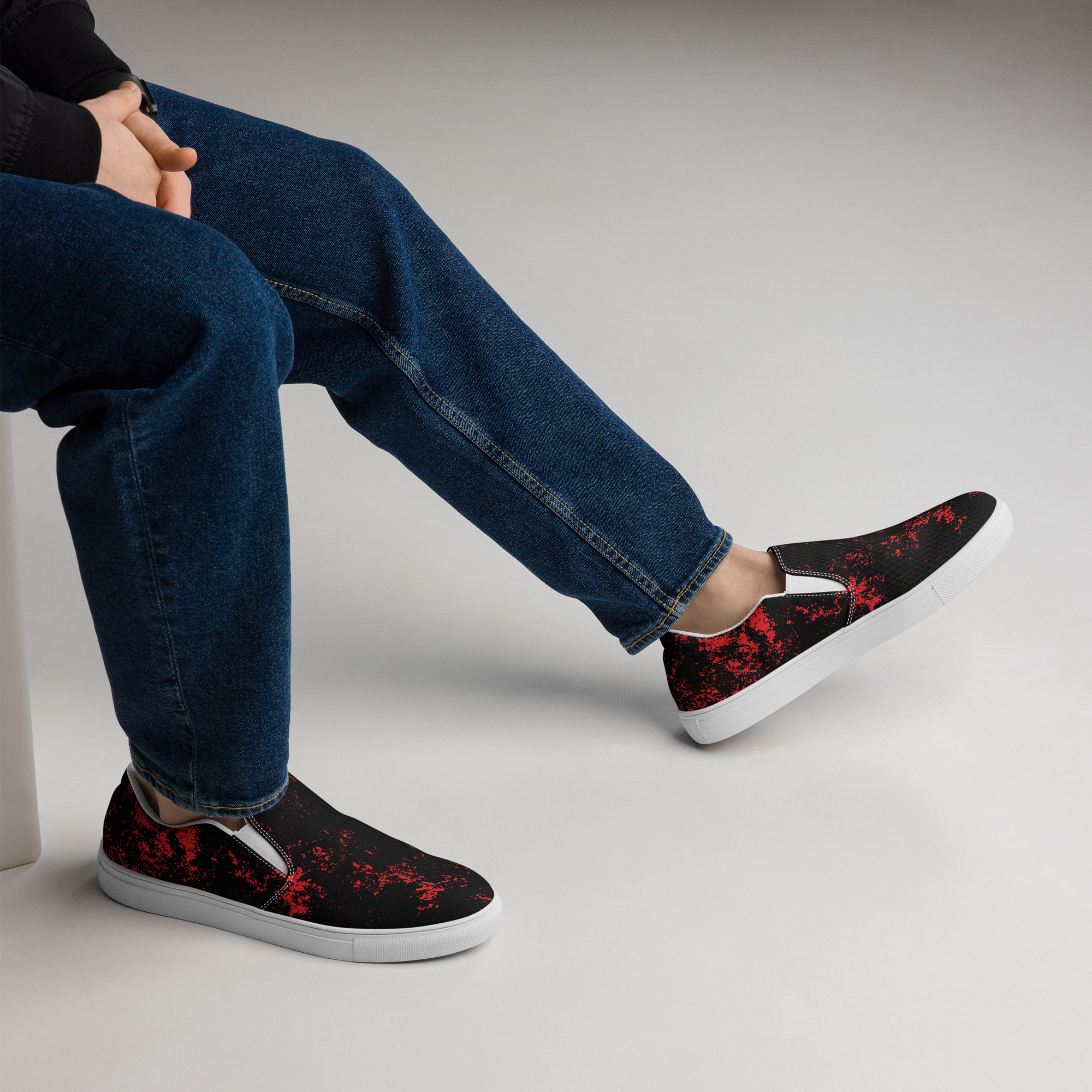 MOODY SCARLET (Men’s Slip-Ons)